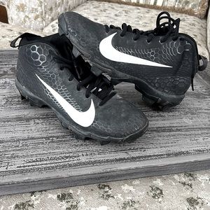 Boys baseball cleats